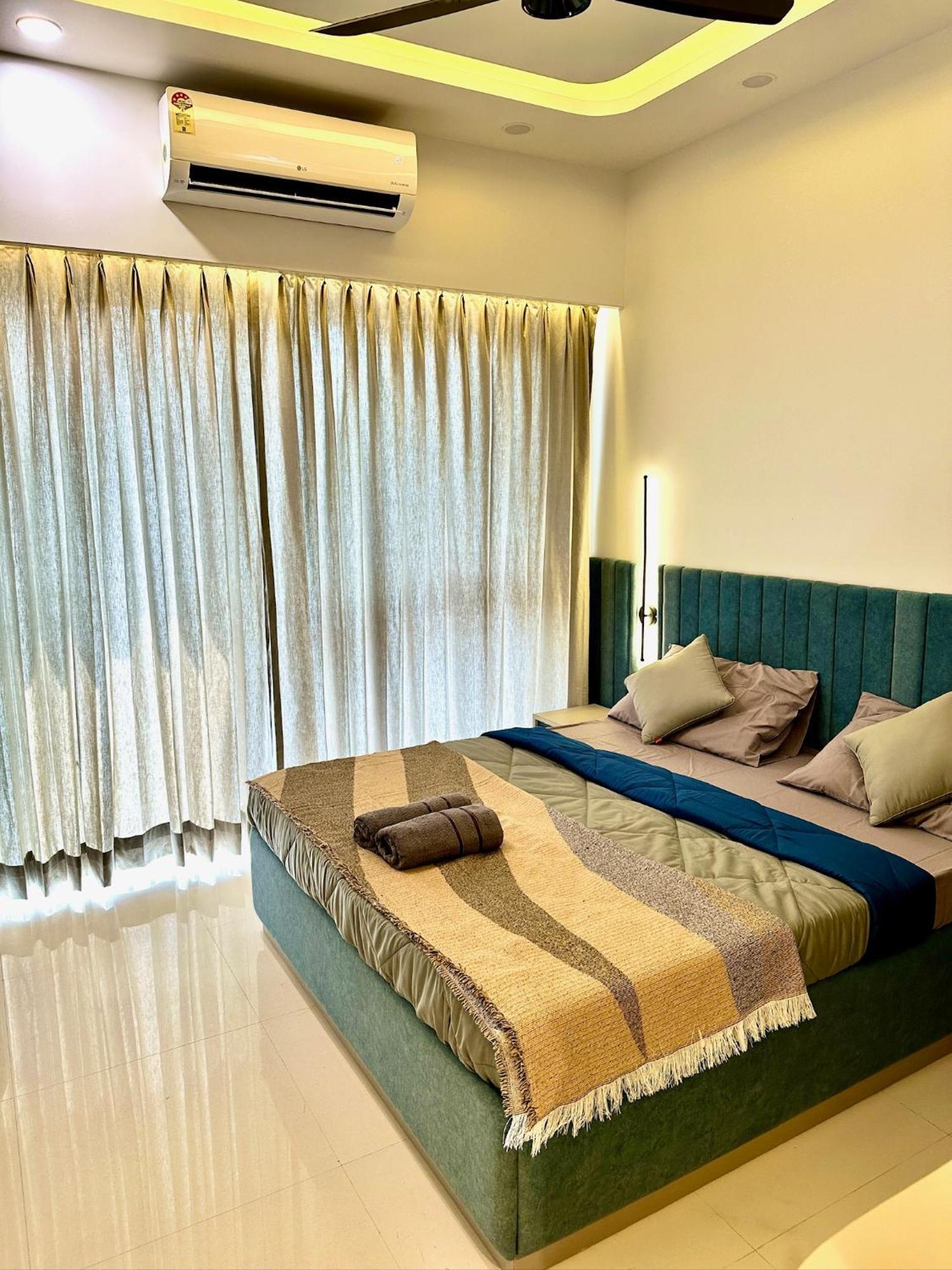 Peacock Palace 2Bhk Modern Ac Flat In Baner Poona Buitenkant foto