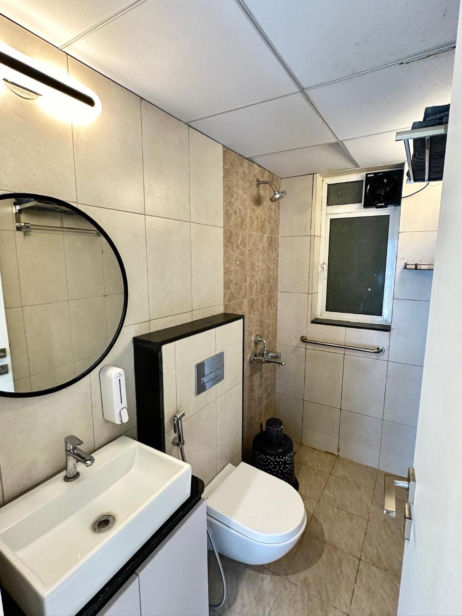 Peacock Palace 2Bhk Modern Ac Flat In Baner Poona Buitenkant foto